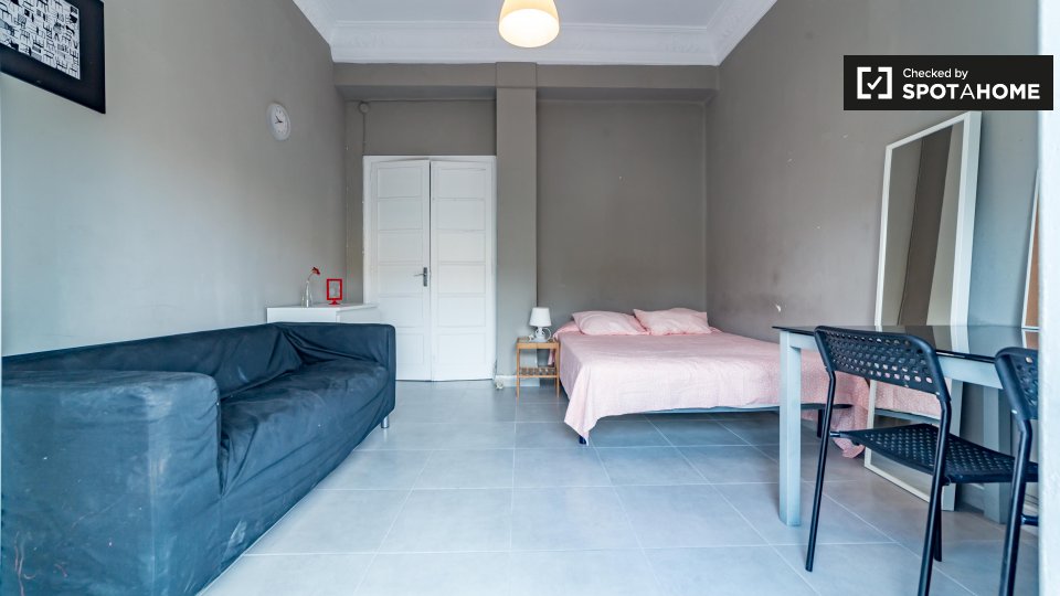 Double room Valencia, 5 beds, 130m² — photo 10