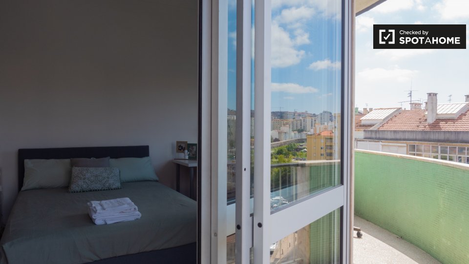Double room Lisbon, 4 beds, 90m² — photo 7