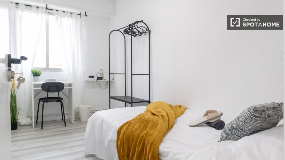 Double room Madrid, 5 beds — photo 17