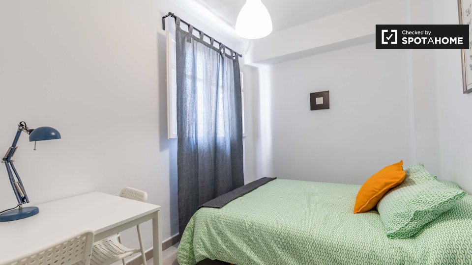 Double room Valencia, 4 beds, 95m² — photo 2