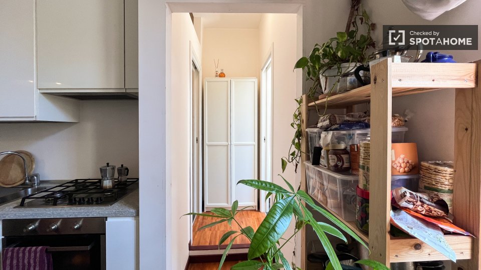 Double room Milan, 2 beds, 73m² — photo 11