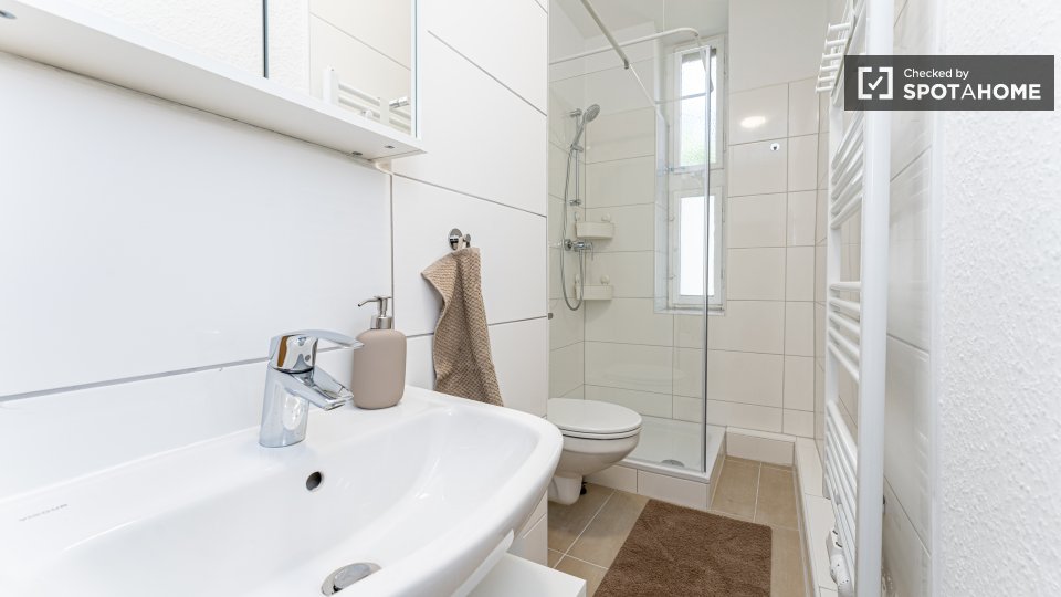 Double room Berlin, 2 beds, 36m² — photo 17