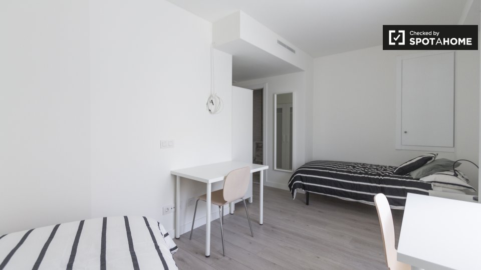 Double room Madrid, 4 beds, 90m² — photo 4