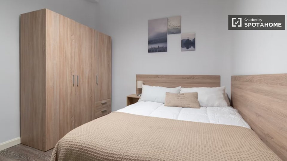 Double room Madrid, 5 beds, 120m² — photo 28