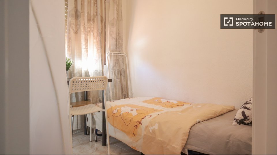 Double room Madrid, 4 beds, 70m² — photo 16