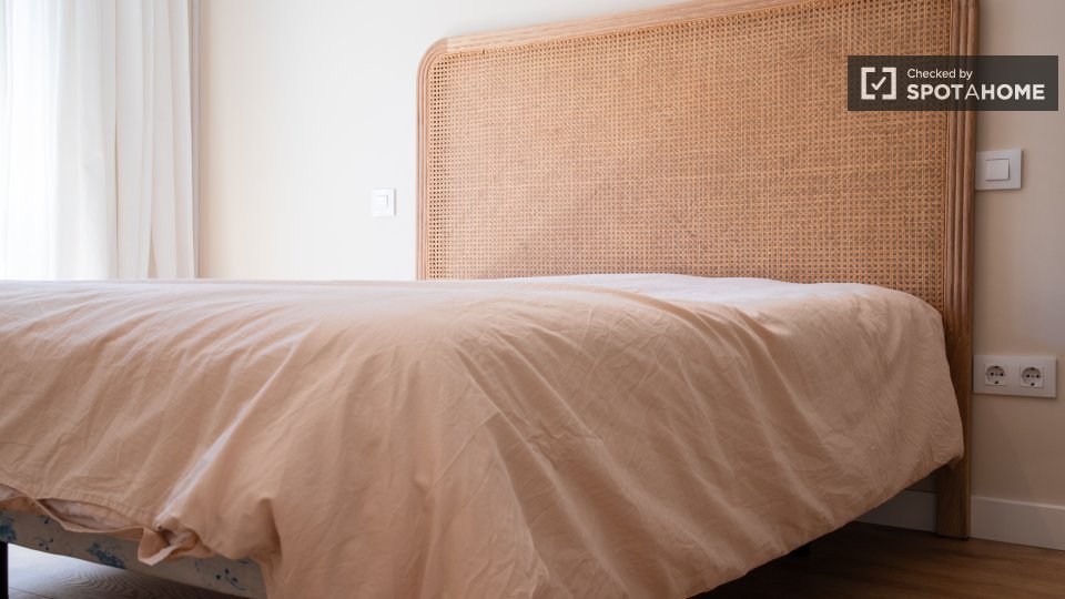 Double room Madrid, 3 beds, 70m² — photo 17
