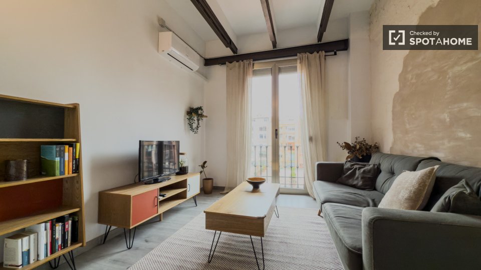 Apartment Barcelona, 2 beds, 70m² — photo 2