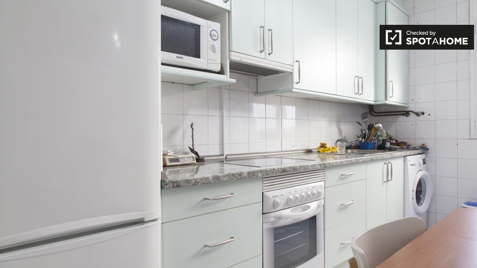 Double room Madrid, 2 beds, 120m² — photo 13