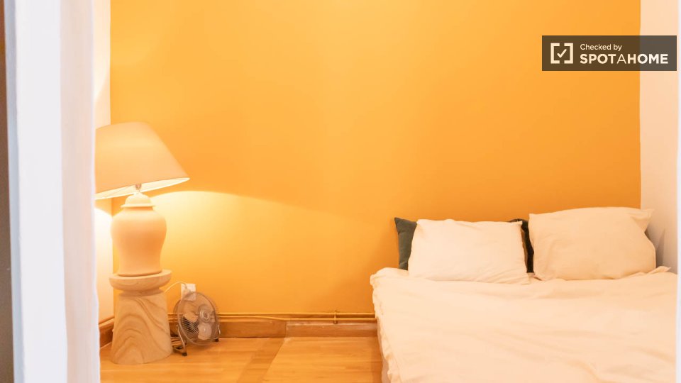 Double room Madrid, 2 beds — photo 8
