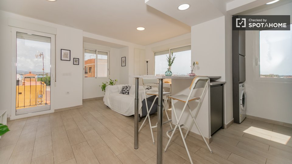 Apartment Valencia, 2 beds, 75m² — photo 15