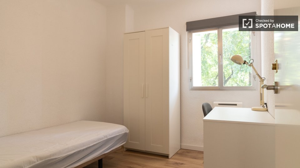 Double room Madrid, 4 beds — photo 42