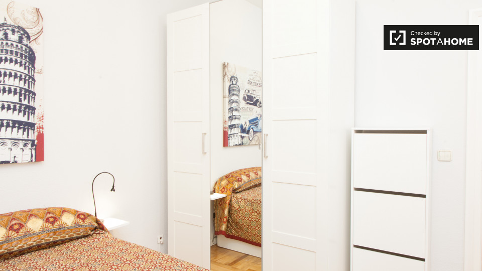 Double room Madrid, 7 beds, 199m² — photo 4