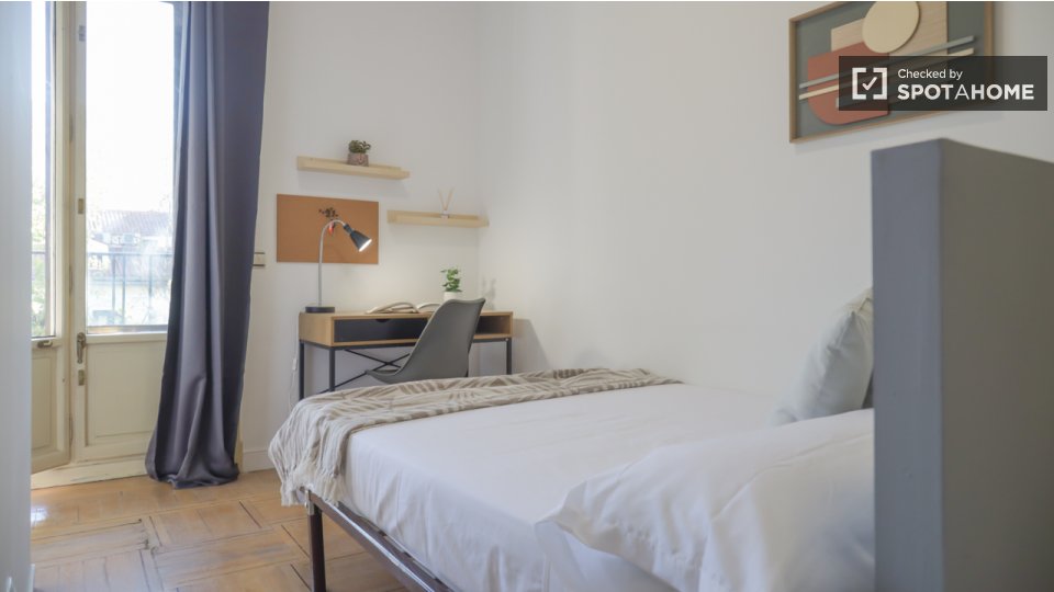 Double room Madrid, 18 beds — photo 14