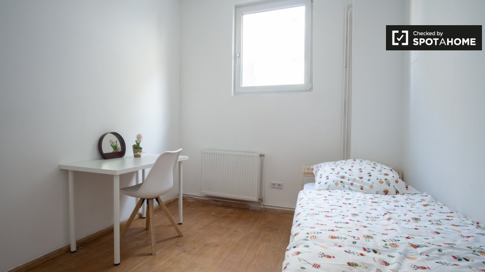 Double room Berlin, 11 beds, 240m² — photo 7