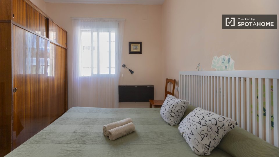 Double room Valencia, 3 beds — photo 14