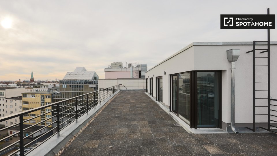 Double room Berlin, 6 beds, 190m² — photo 18