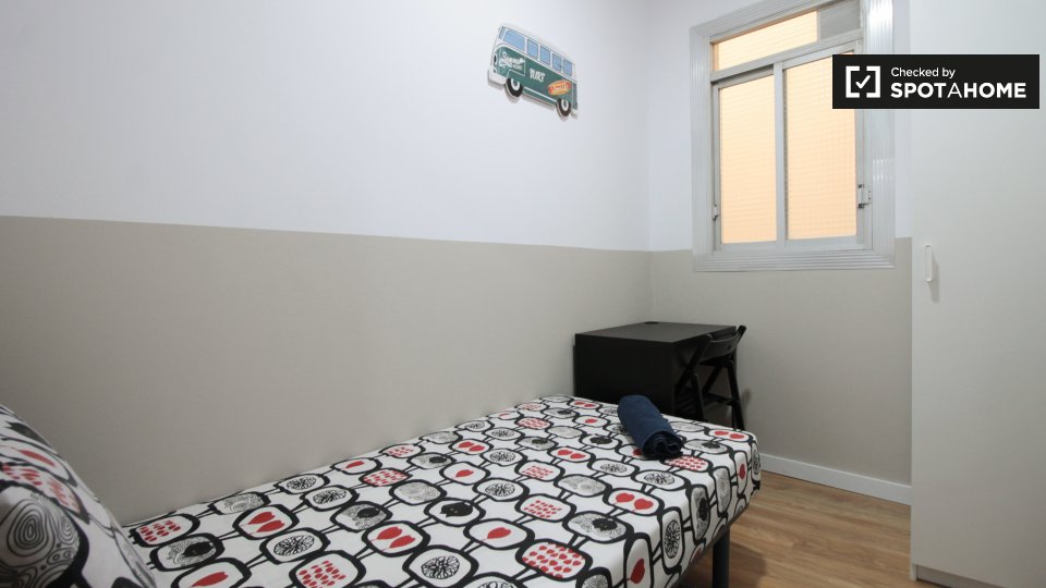 Double room Barcelona, 6 beds, 100m² — photo 1