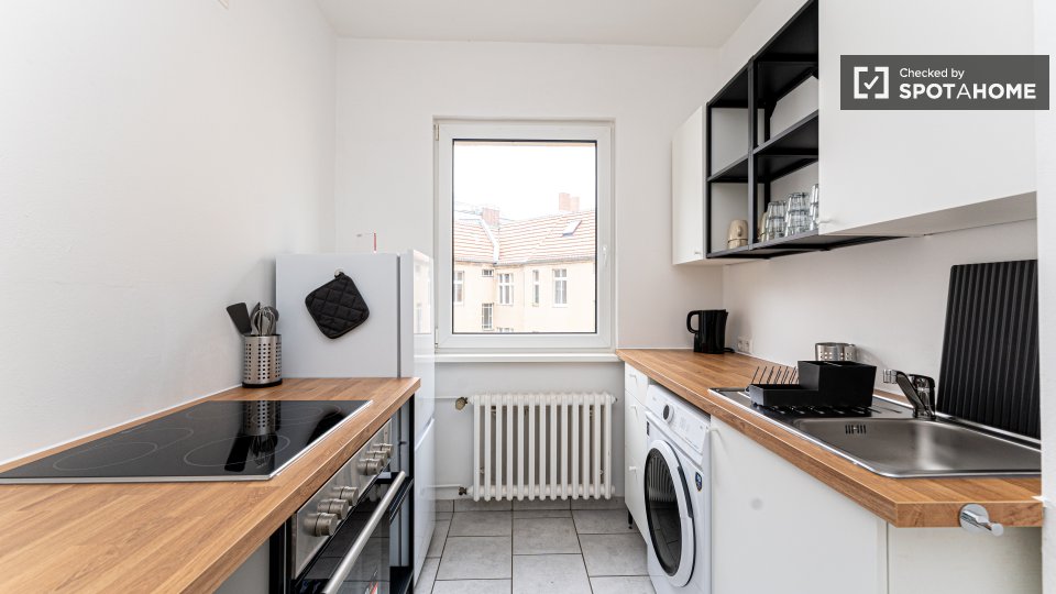 Double room Berlin, 3 beds, 56m² — photo 6