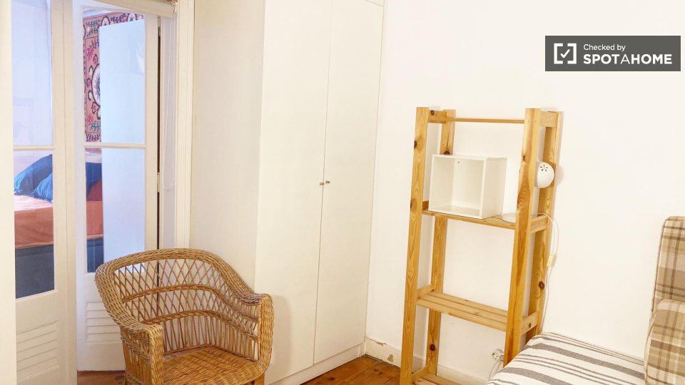 Apartment Lisbon, 1 bed, 95m² — photo 37