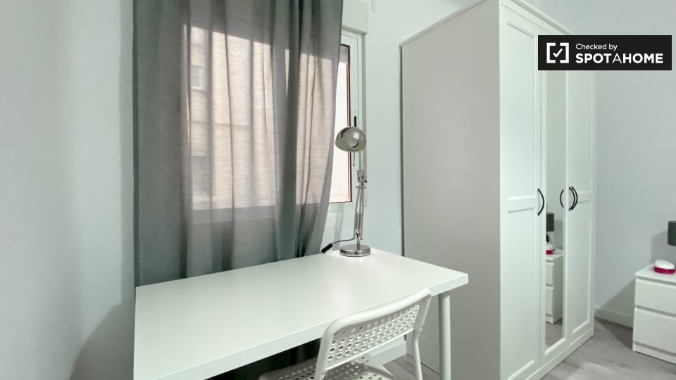 Double room Valencia, 4 beds, 65m² — photo 4