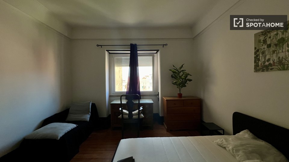 Double room Lisbon, 5 beds — photo 55