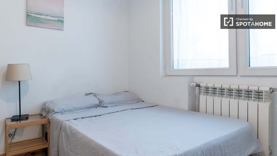 Double room Madrid, 3 beds — photo 33