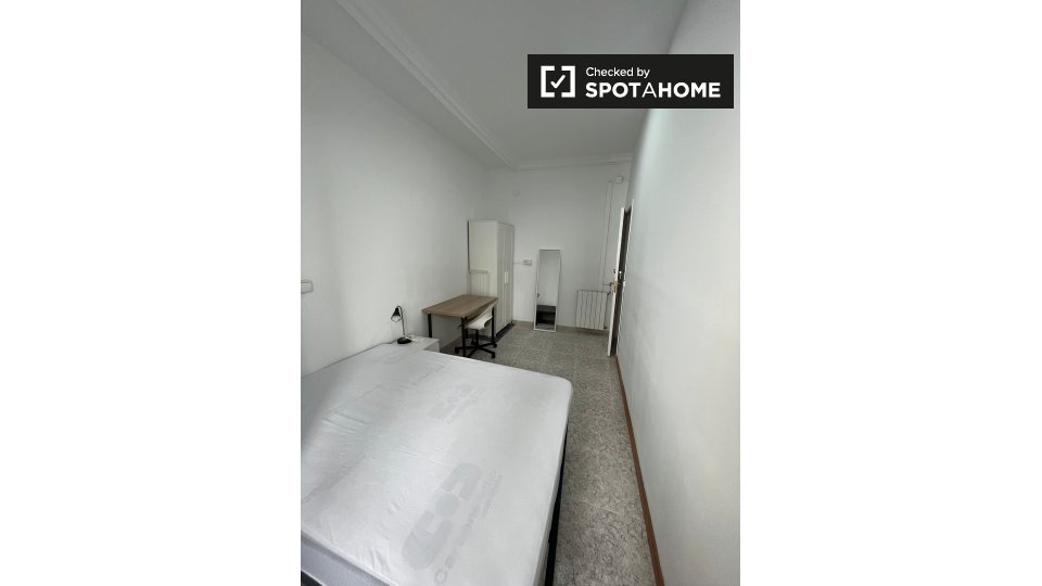 Double room Barcelona, 14 beds, 380m² — photo 14
