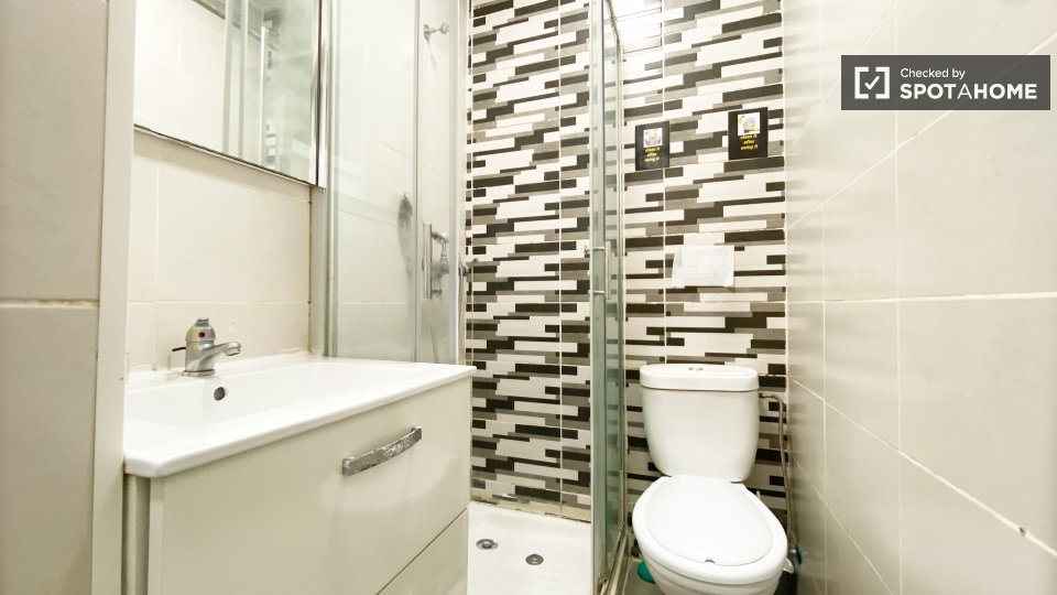 Double room Lisbon, 7 beds — photo 11