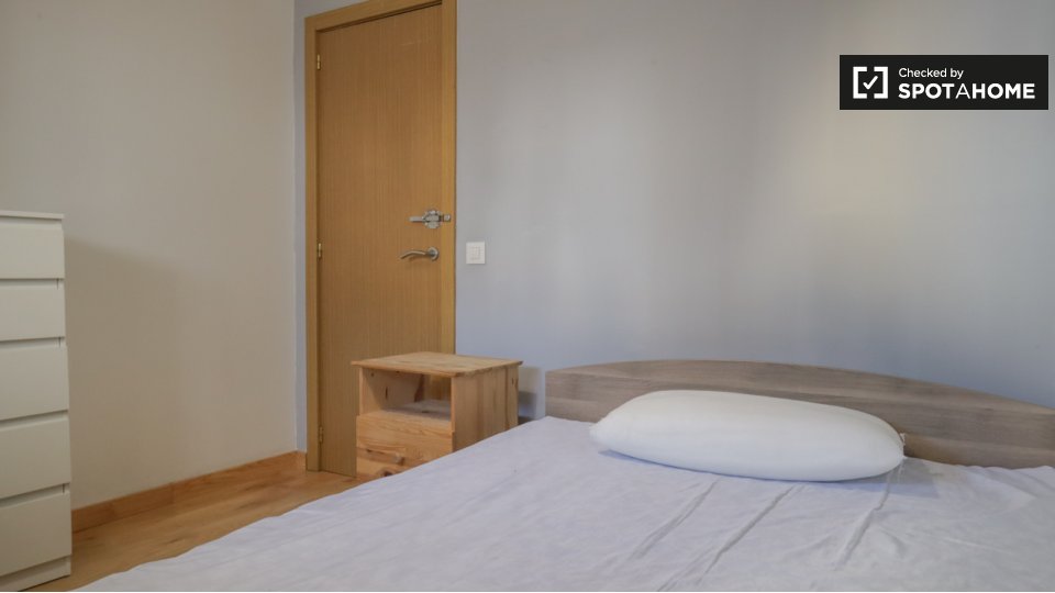 Double room Madrid, 7 beds, 160m² — photo 16
