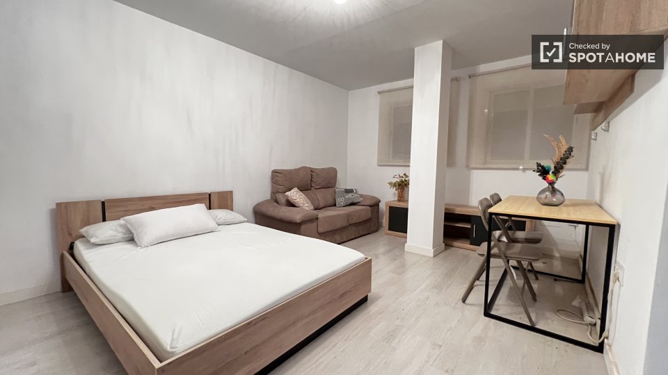 Double room Valencia, 4 beds, 90m² — photo 1