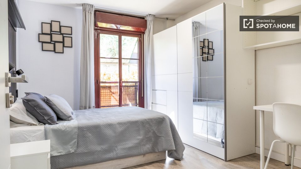 Double room Madrid, 5 beds, 101m² — photo 46