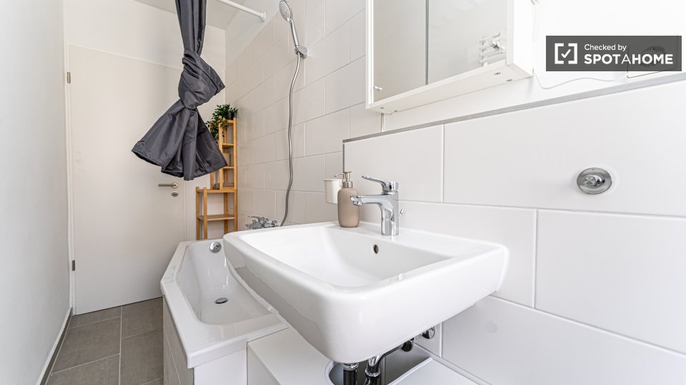 Double room Berlin, 4 beds, 60m² — photo 3
