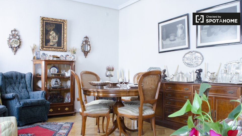 Double room Madrid, 3 beds, 100m² — photo 10