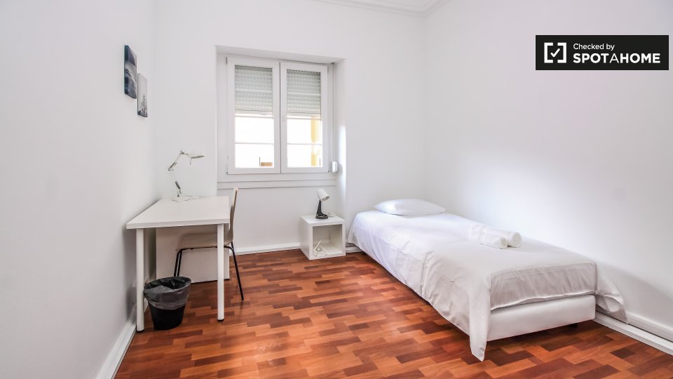 Double room Lisbon, 11 beds — photo 1