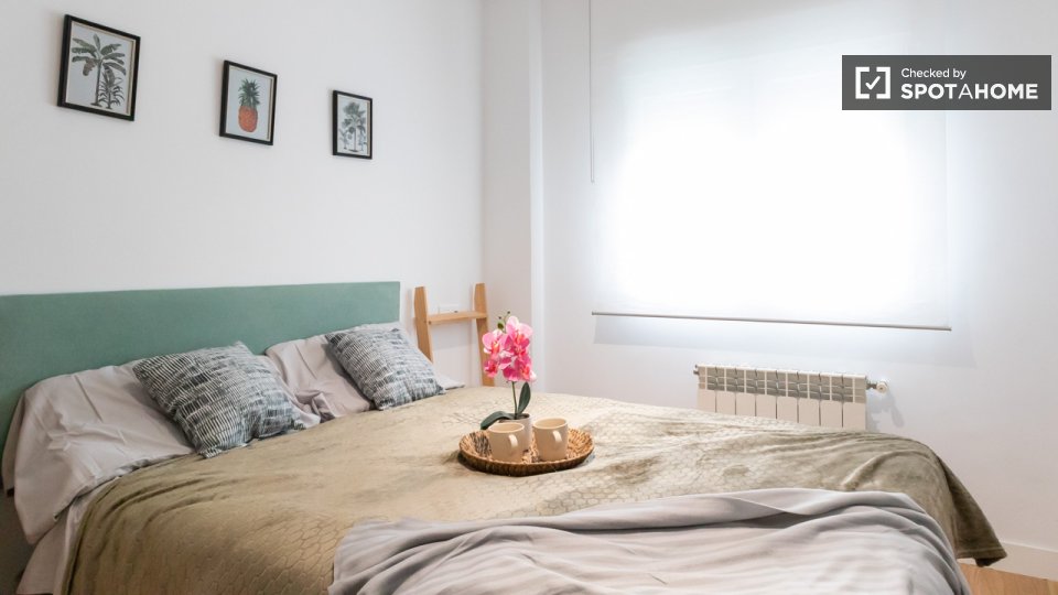 Double room Madrid, 5 beds, 110m² — photo 17