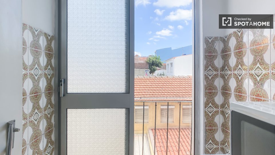 Double room Lisbon, 3 beds, 80m² — photo 32