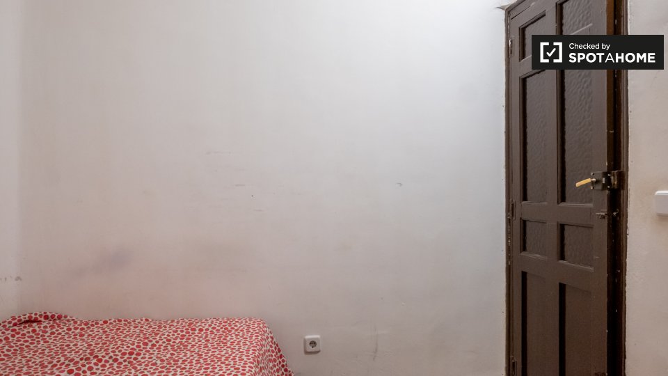 Double room Madrid, 8 beds — photo 2