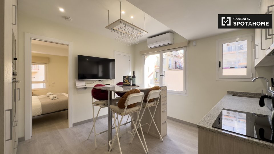 Apartment Barcelona, 2 beds, 37m² — photo 10