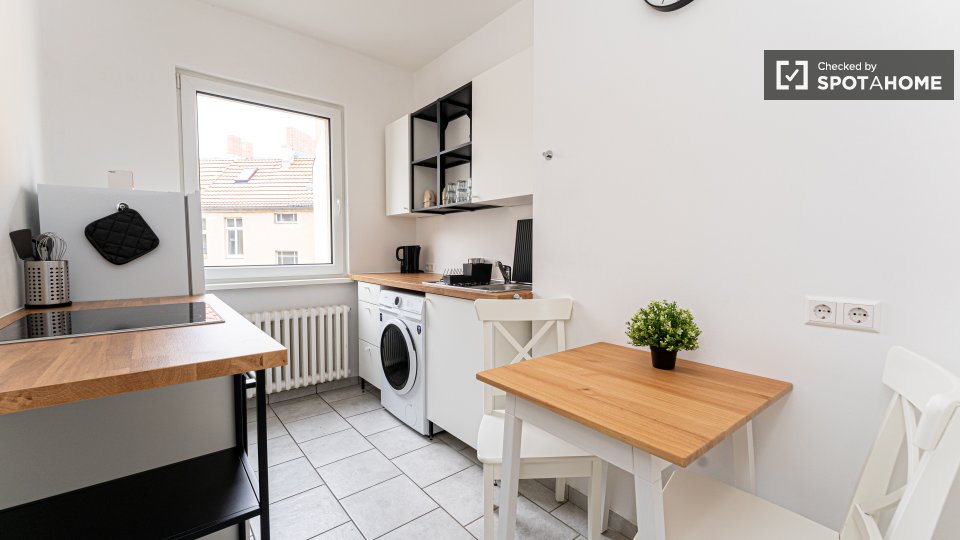 Double room Berlin, 3 beds, 56m² — photo 15