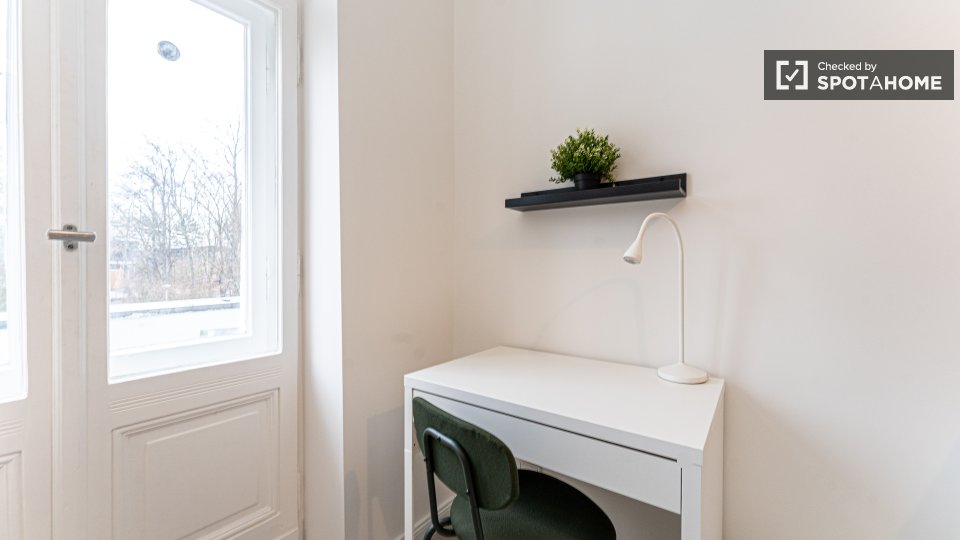 Double room Berlin, 6 beds, 101m² — photo 12