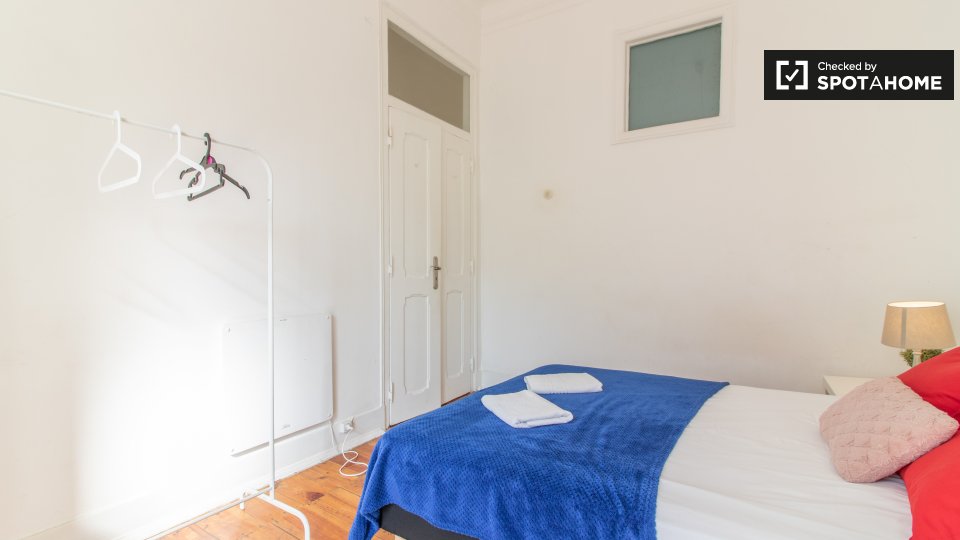 Double room Lisbon, 5 beds, 90m² — photo 4