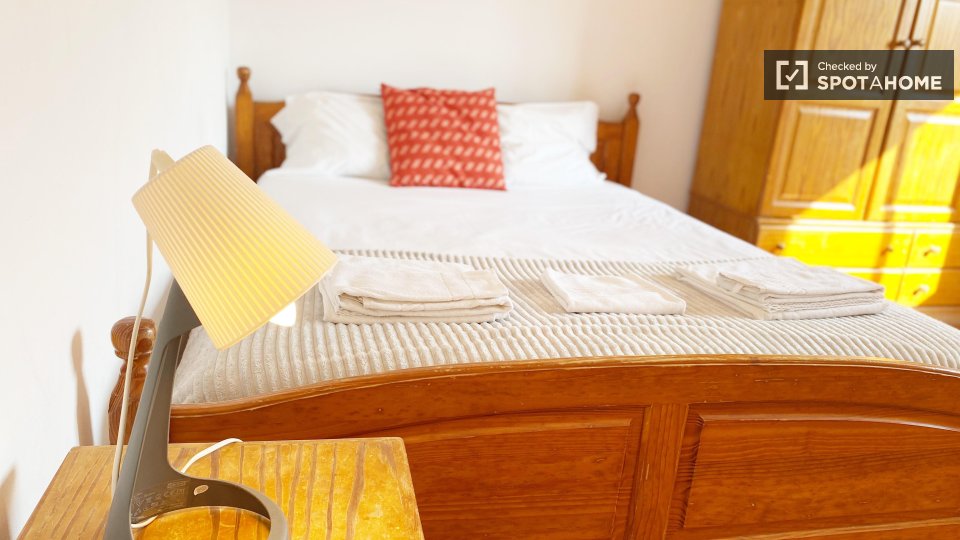 Double room Lisbon, 4 beds — photo 55