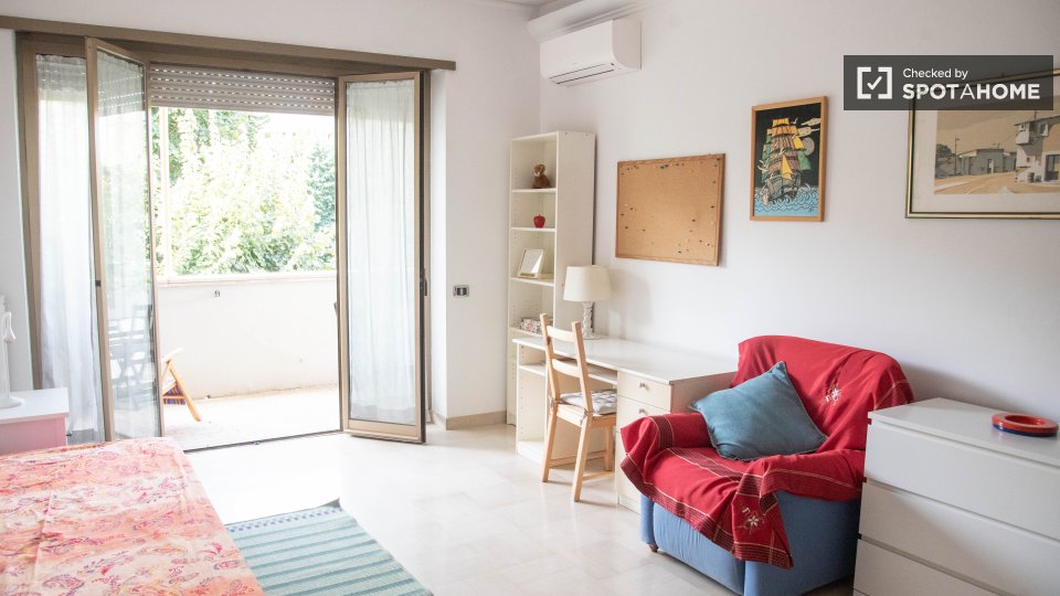 Double room Rome, 3 beds — photo 30
