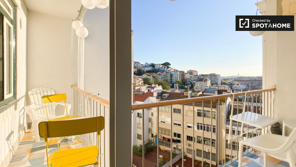Double room Lisbon, 1 bed — photo 7