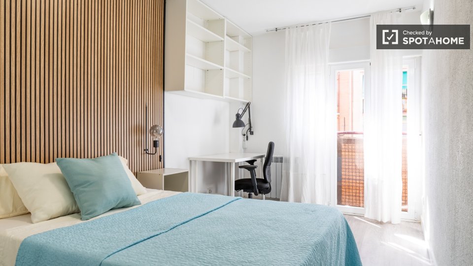 Double room Madrid, 5 beds, 101m² — photo 28