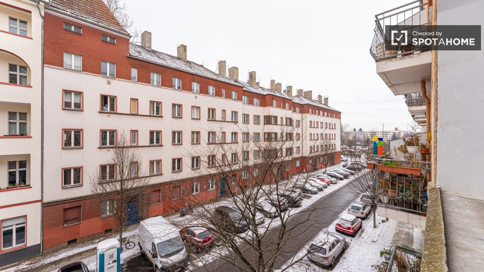 Double room Berlin, 3 beds, 68m² — photo 16