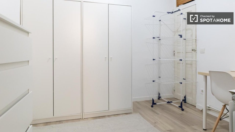 Double room Madrid, 5 beds, 100m² — photo 64