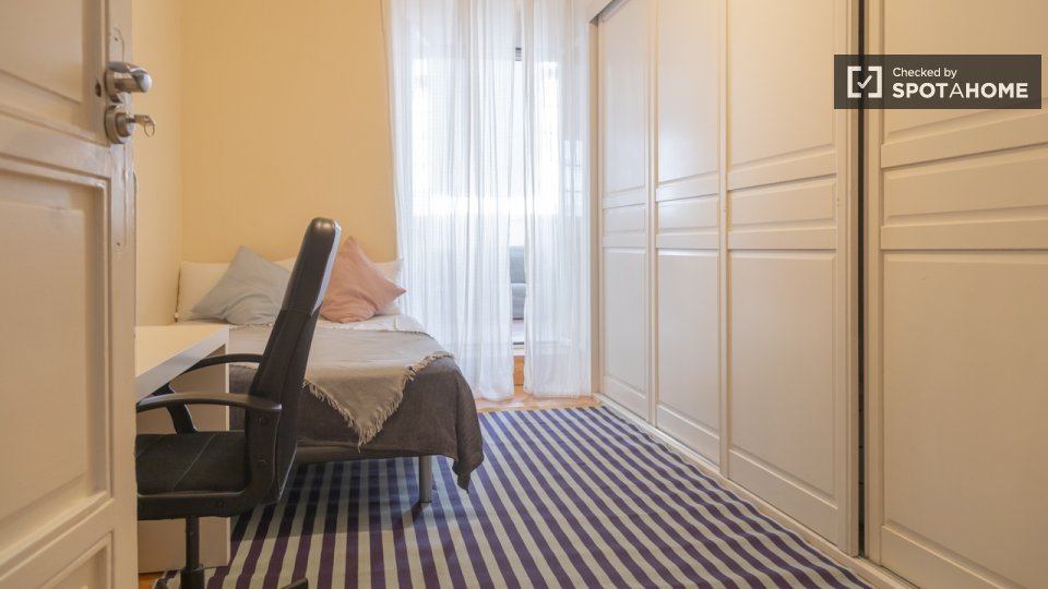 Double room Madrid, 9 beds — photo 7