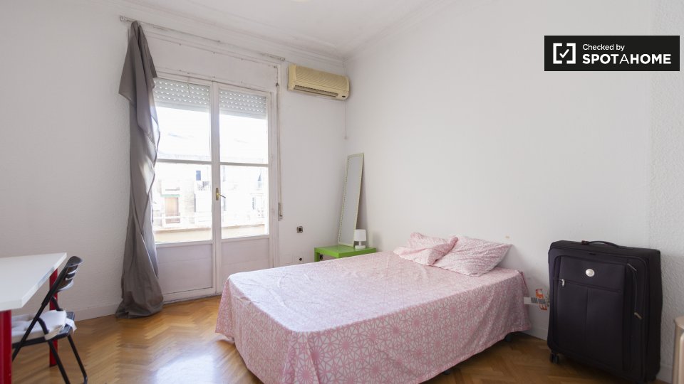 Double room Madrid, 8 beds, 200m² — photo 3