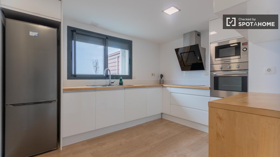 Apartment Valencia, 4 beds, 152m² — photo 11